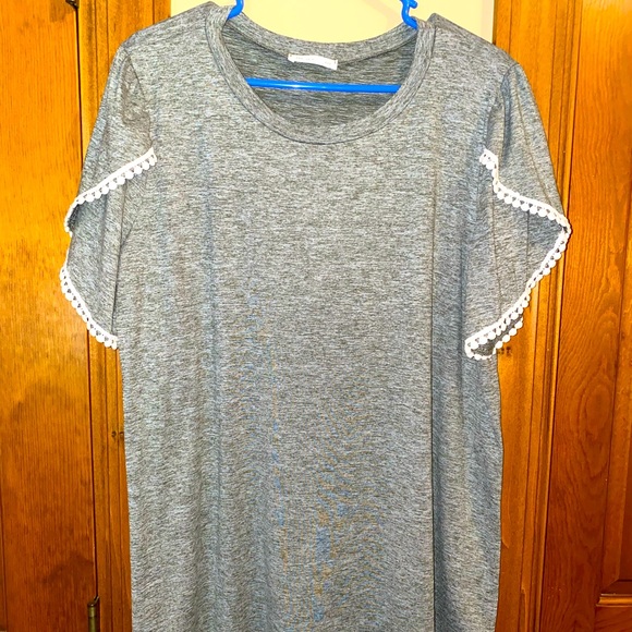 Brand New Boutique Crotchet Trimmed Sleeve Shirt - Picture 2 of 5